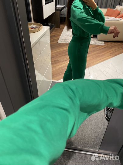 Спортивный костюм женский