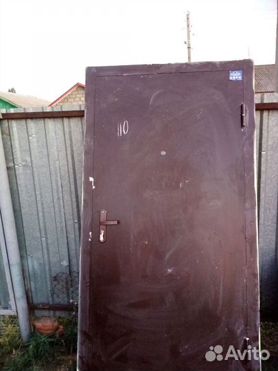 Дверь входная металлическая от застройщика