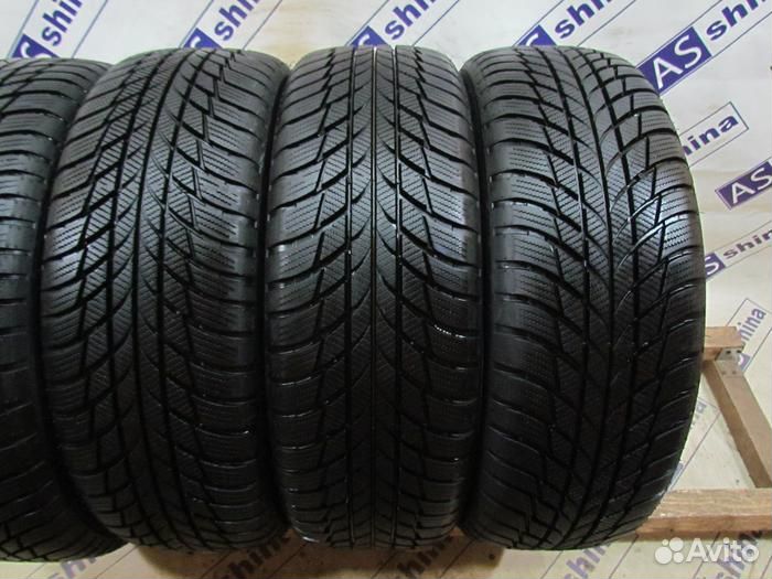 Bridgestone Blizzak LM-001 205/60 R17 86P