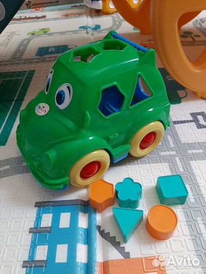 Развивающие игрушки(кубик-сортер,стучалка и др.)