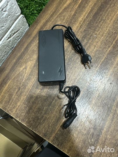 Блок питания Live-Power LP-226 для гироскутера, эл