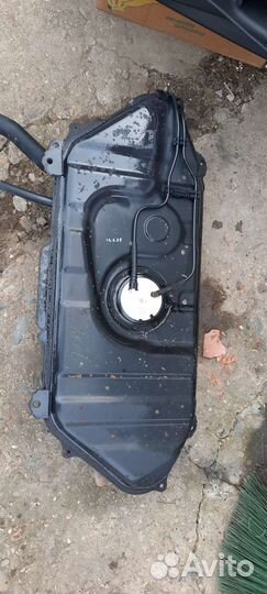 Топливный бак с бензонасос Toyota vitz, platz