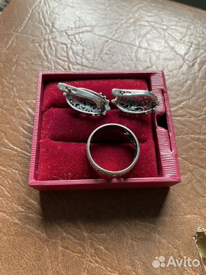 Серебряные серьги и кольцо (комплект )