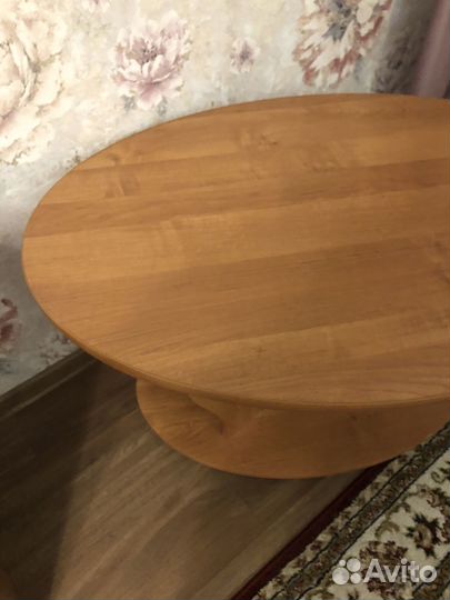 Журнальный столик на колесах овальный