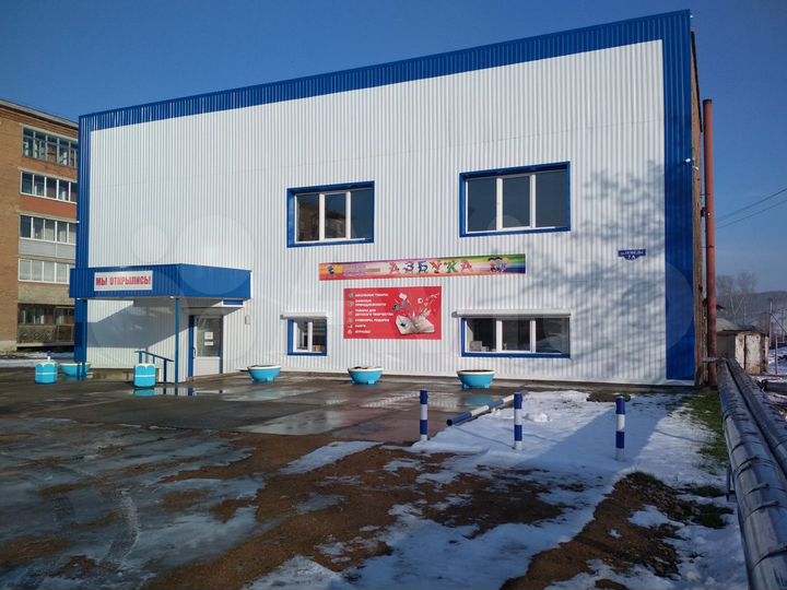 Двухэтажное нежилое здание свободного назначения