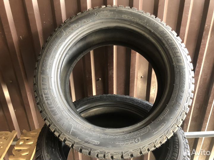 Michelin X-Ice North 4 225/50 R17 98T