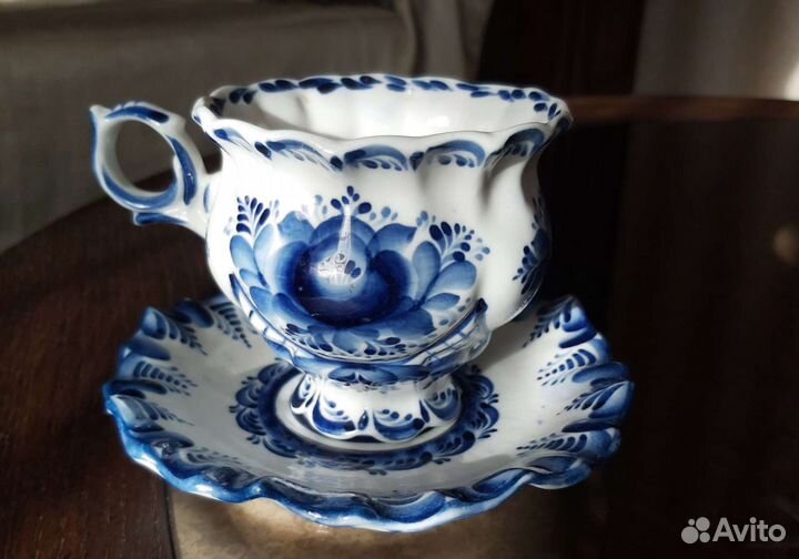 Чашка чайная с блюдцем и фигурки. Гжель