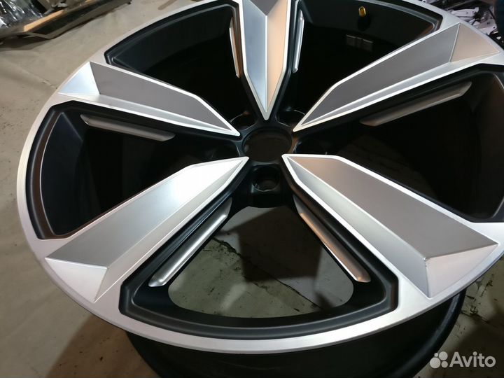 Диск audi RS4/RS5 R20 9J ET26 17310