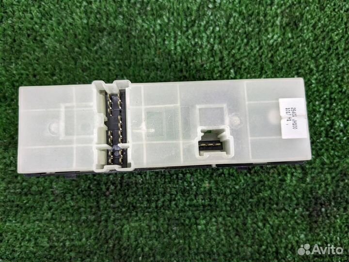 Блок управления стеклоподъемниками Nissan X-Trail