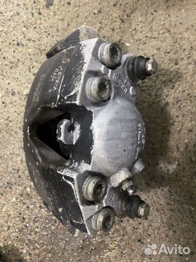 Суппорт audi a4 б8