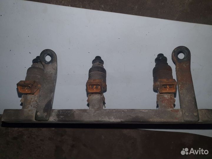 Топливная рампа с форсунками matiz