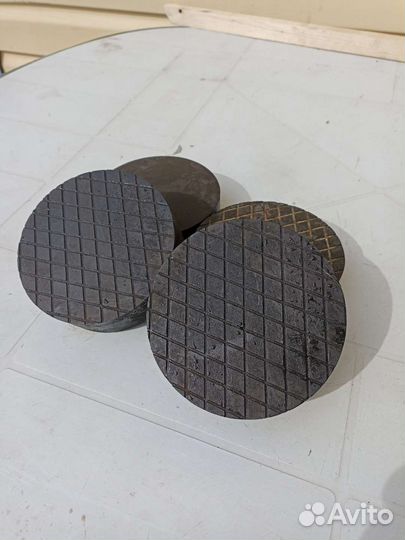 Опоры резиновые 130*40 под домкраты, станки, домкр