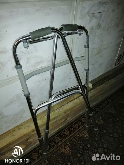 Инвалидная коляска