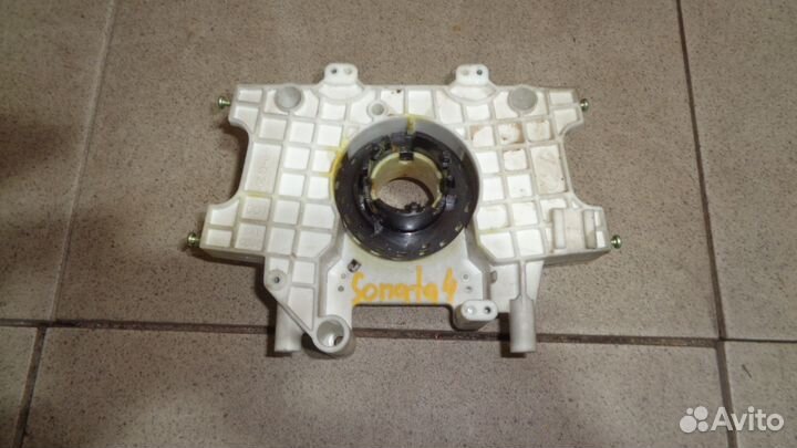 Кронштейн (сопут. товар) Hyundai Sonata (EF) 1998