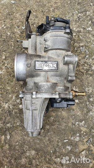 Дросельная заслонка Toyota crown 171