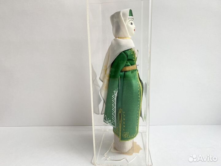 Кукла сувенир в национальном армянским кост СССР