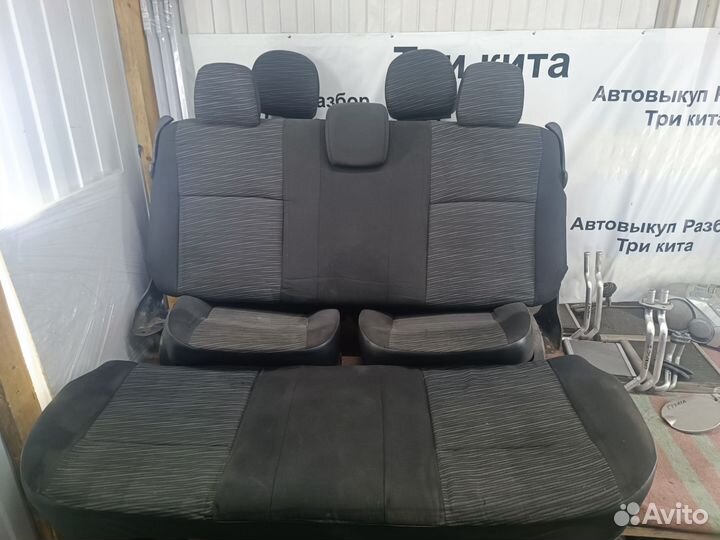 Задние сидение renault sandero 1