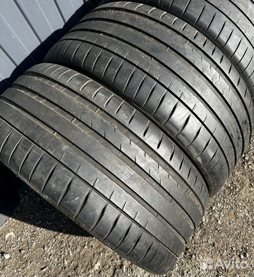 Michelin Pilot Sport 4 S 255/40 R20 и 285/35 R20