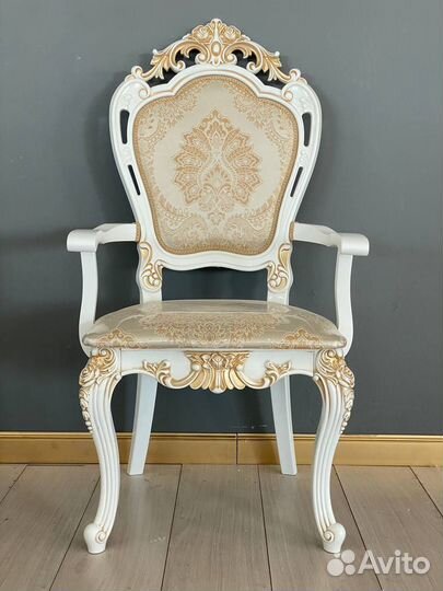 Стул Роза с подлокотниками в цвете слоновая кость
