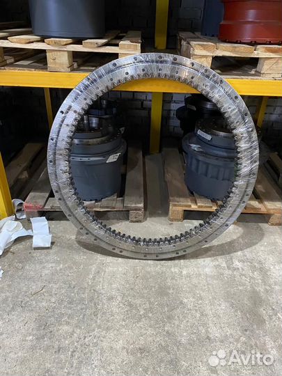 Поворотный круг Komatsu PC110-7