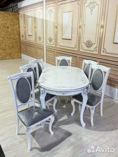 Кухонный стол и стулья