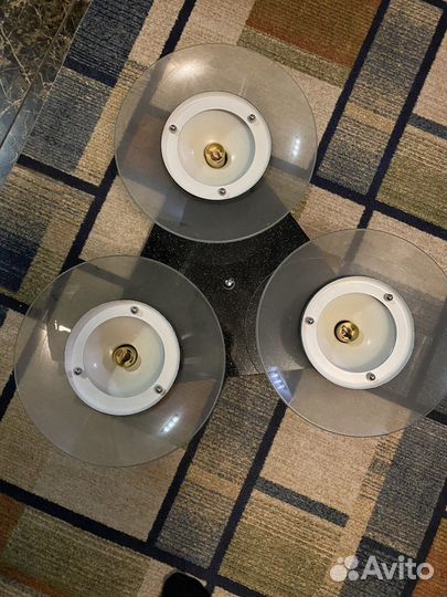 Люстра на три лампы