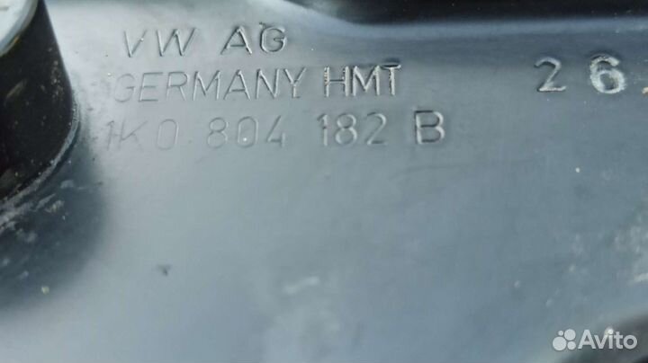 Кранштейн правый усилителя VW golf 6