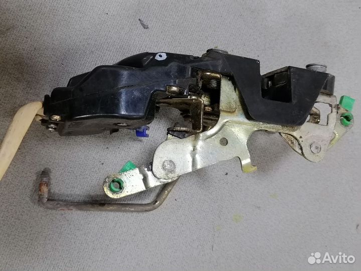 Замок передней лев.двери Toyota Corona ST190 1994