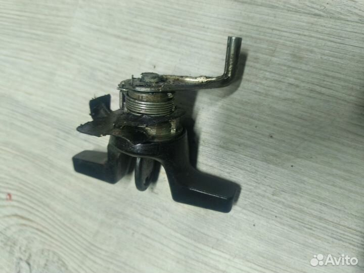 Ручка крышки багажника Chevrolet Blazer S10