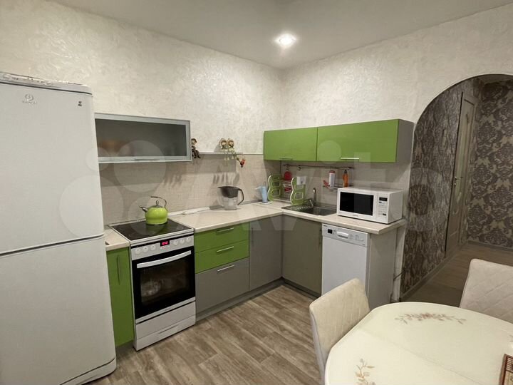 2-к. квартира, 60 м², 4/10 эт.