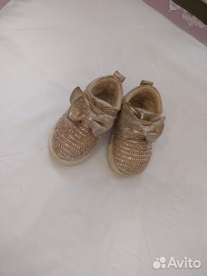 Детская обувь и одежда для девочек