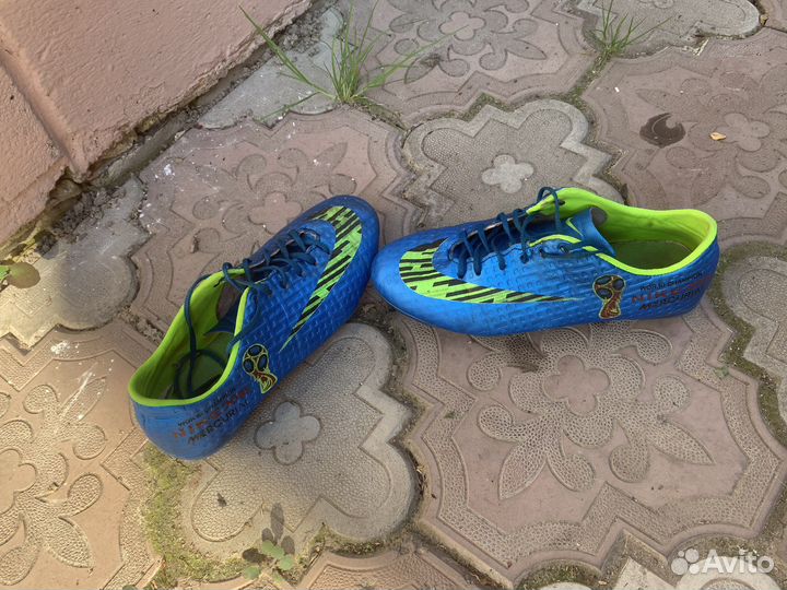 Футбольные бутсы nike