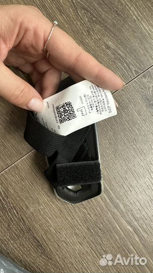 Новые детские футбольные щитки puma