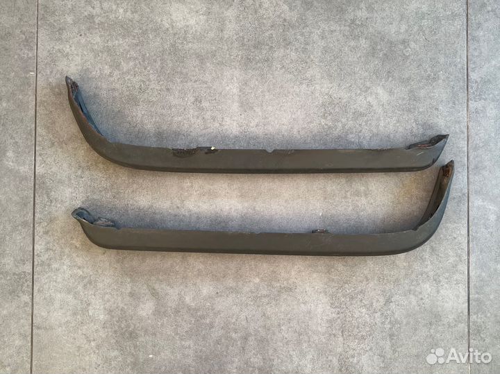 Молдинги задних фонарей mercedes w123