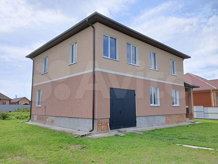 Дом 219 м² на участке 15 сот.