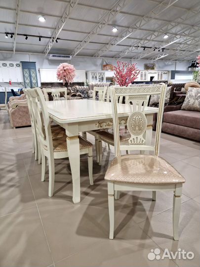 Кухонный стол