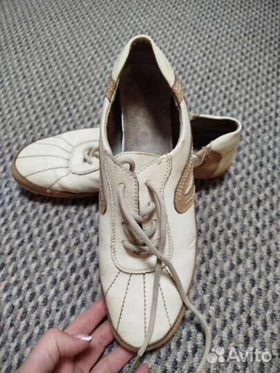 Кроссовки, мокасины женские, размер 40