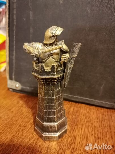 Ладья из шахмат Гарри Поттер черная