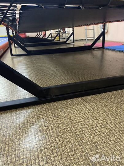 Акробатическая батутная дорожка