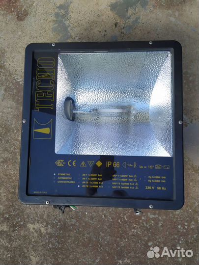 Прожектор металлогалогенный Tecno