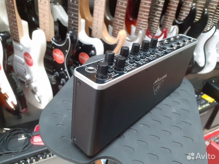 Внешняя звуковая карта Behringer UMC 404 HD