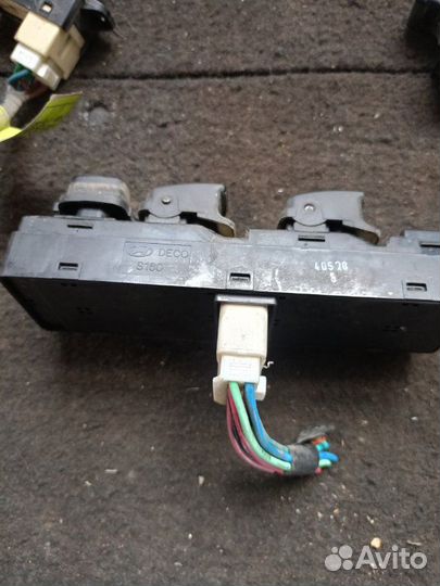 Кнопка стеклоподъемника Hyundai Sonata EF G4JP