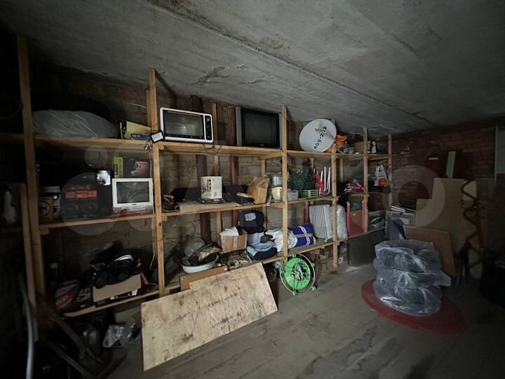 Гараж, > 30 м²