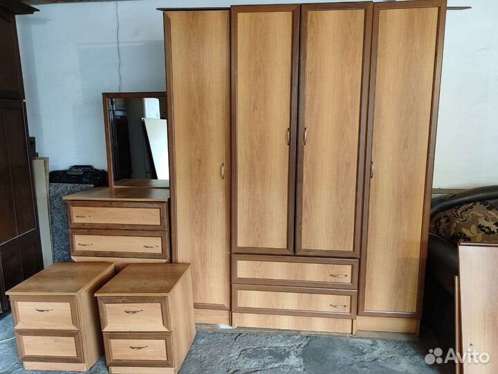 Спальный гарнитур бу