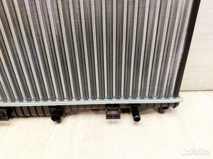Радиатор охлаждения Ford Fiesta 1,4. 2008-2019