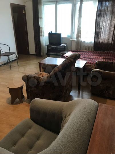 4-к. квартира, 100 м², 2/9 эт.