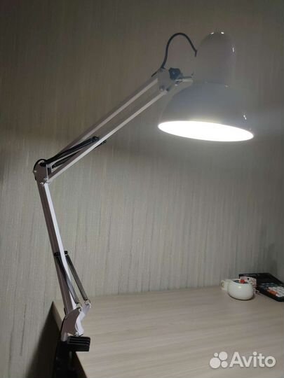 Лампа настольная