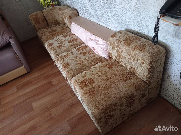Диван