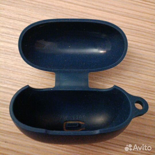 Чехол синего цвета для наушников realme buds t100