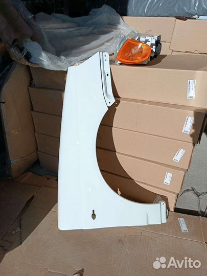 Крыло правое приора цвет белый белое облако